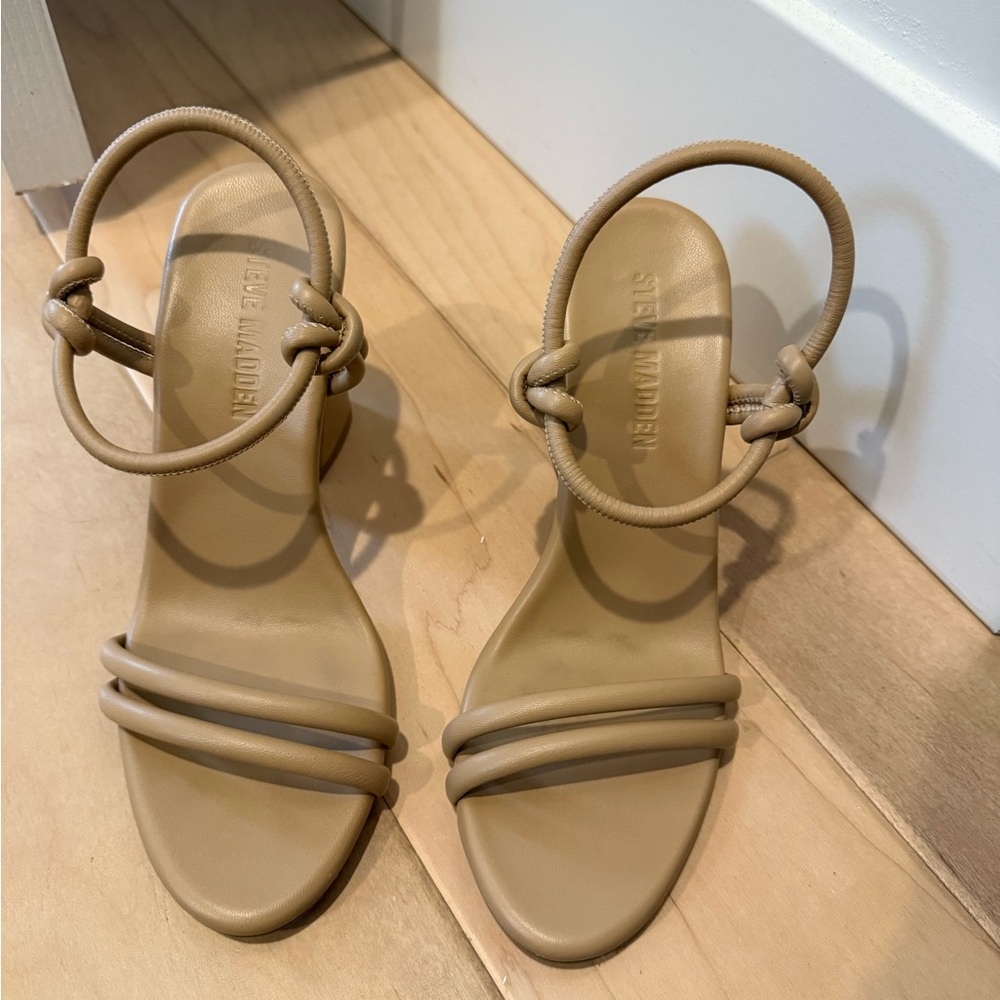 Steve Madden Beige Women's Sandals